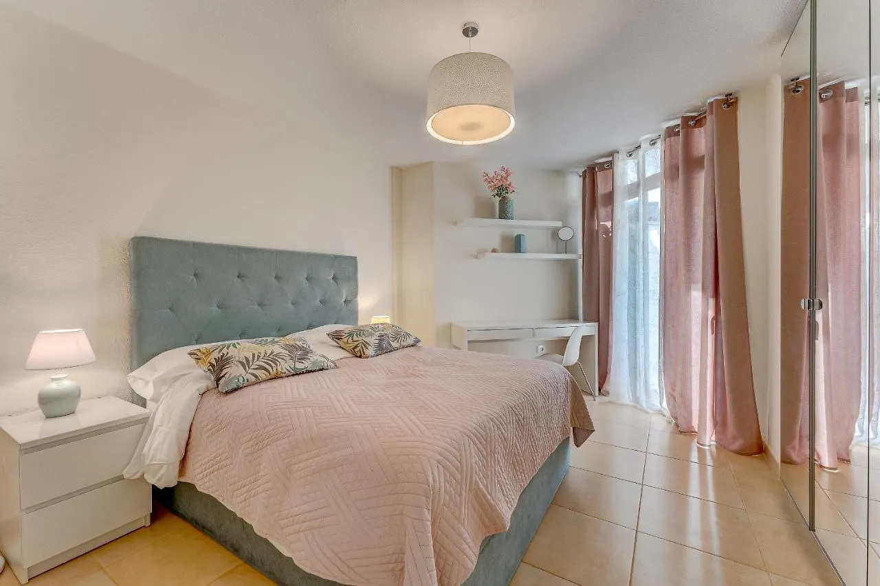 Charming Two Bedroom Apartment In Los Cristianos Arona  0*, Arona (Tenerife)
